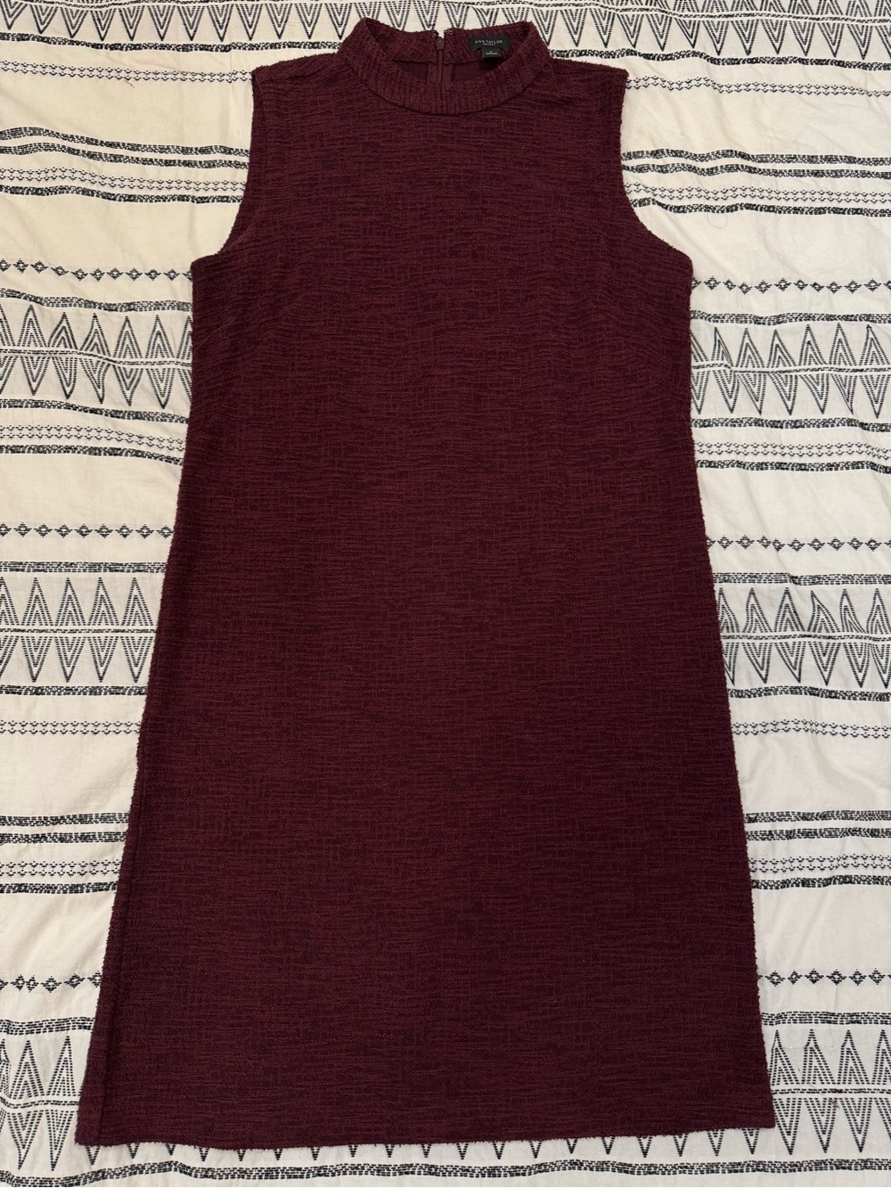 Ann Taylor Factory Textured Deep PlumMock Neck Shift Dress Womens Size 6 - Picture 4 of 9